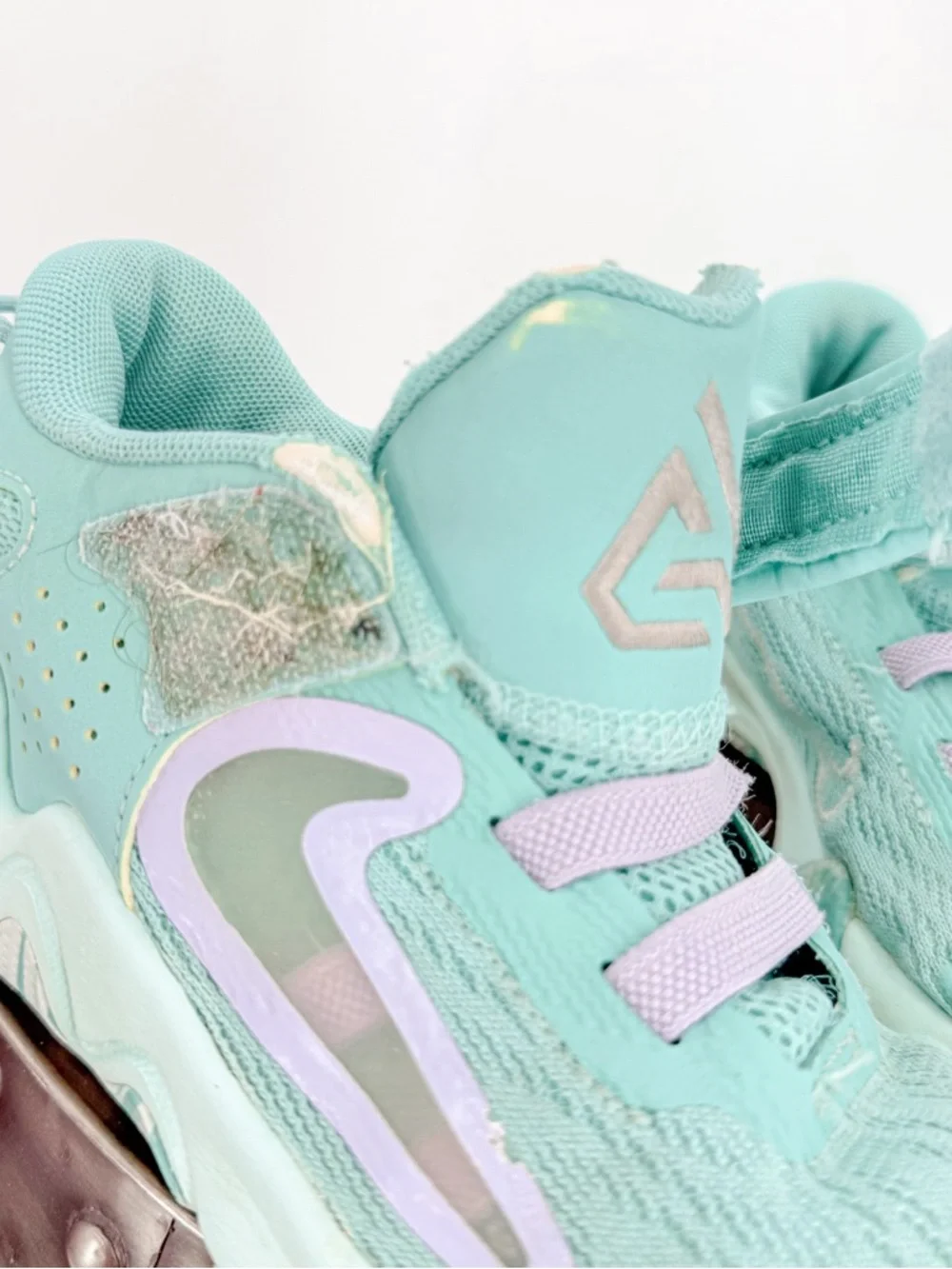 Nike Kids Sneakers in Mint with Light Purple Accents